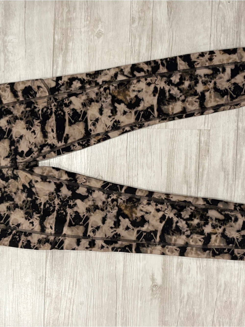 Women’s Lululemon Wunder Train Size 6 | Like New